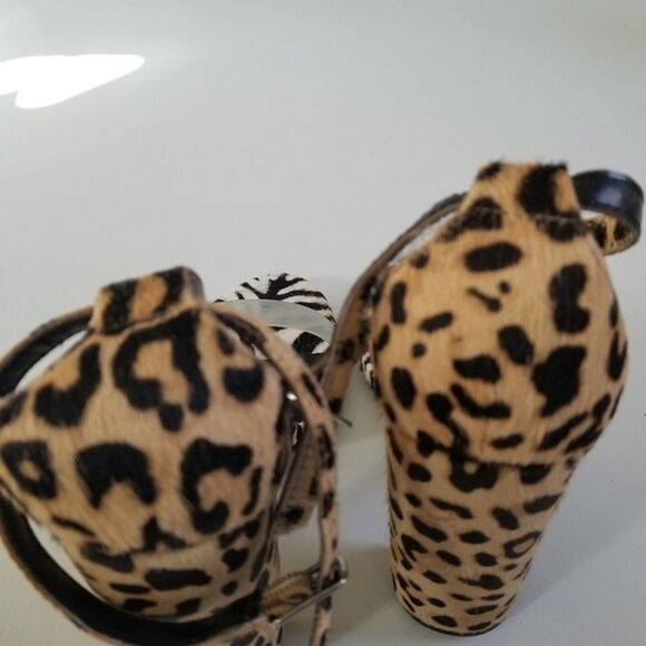 Steve Madden Carrson Leopard Zebra Heels size 5.5 - Picture 8 of 13